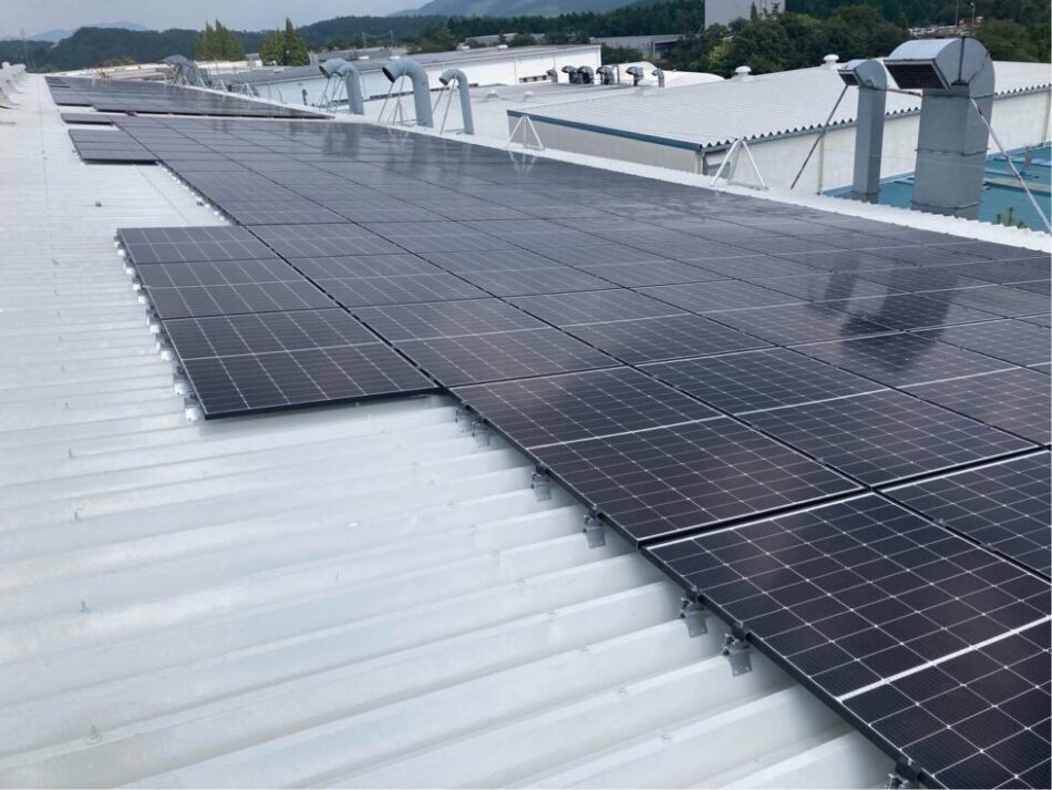 岐阜県の工場における自家消費型太陽光の施工写真