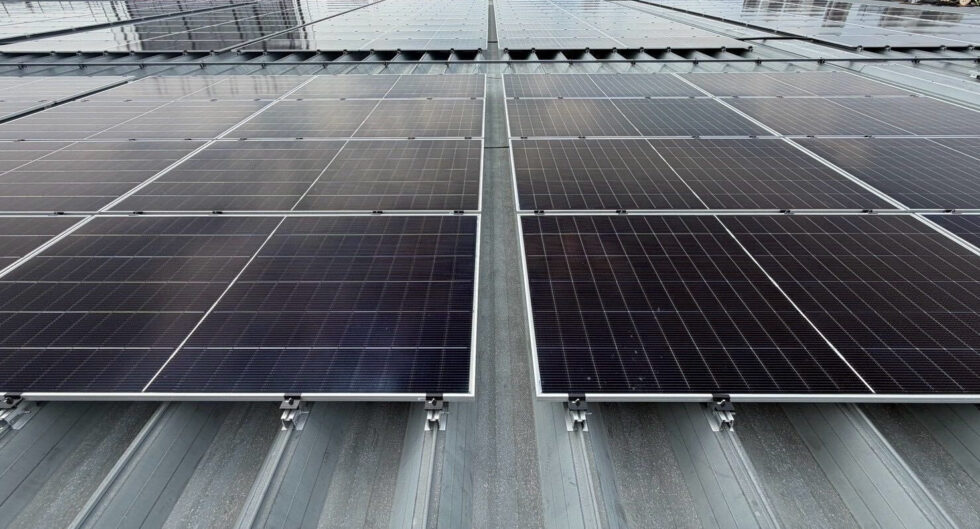 長野県の商業施設様｜太陽光発電設備 DC198.4kWの施工写真