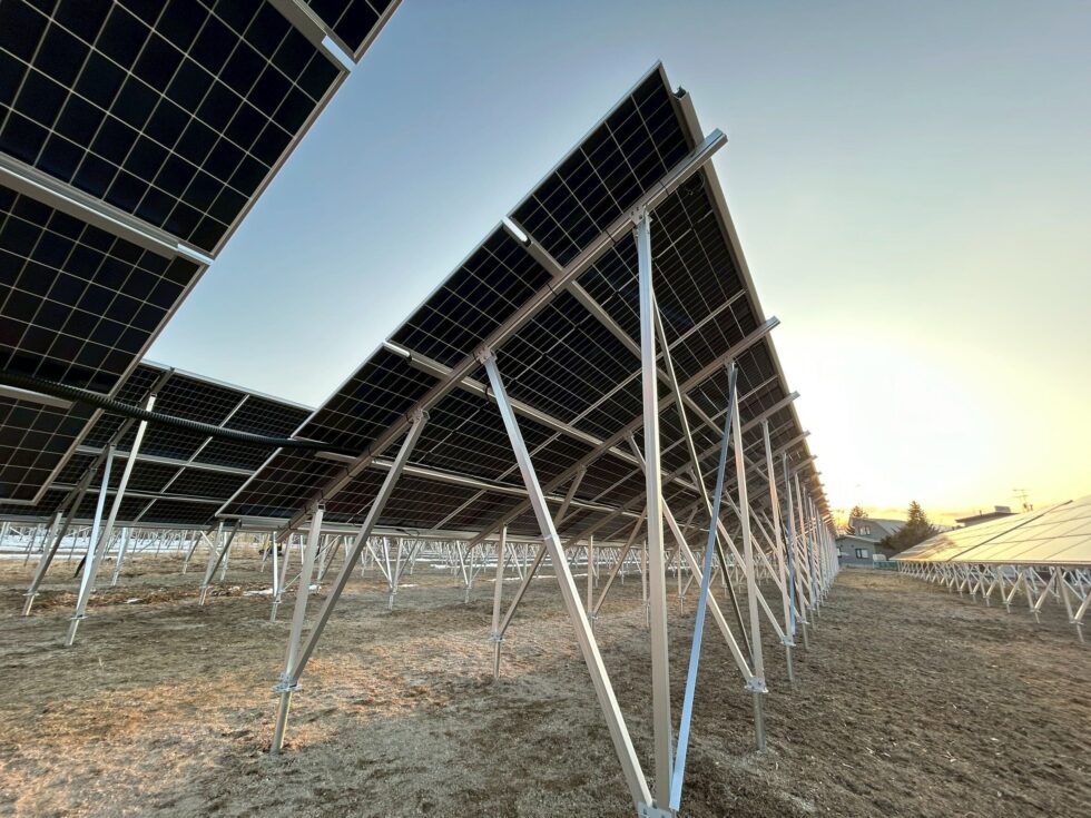 北海道のオフサイト太陽光発電設備 860.16kW 施工写真 02