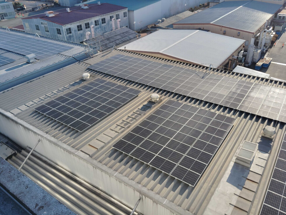 埼玉県の工場様｜太陽光発電設備 DC196.71kWの施工写真