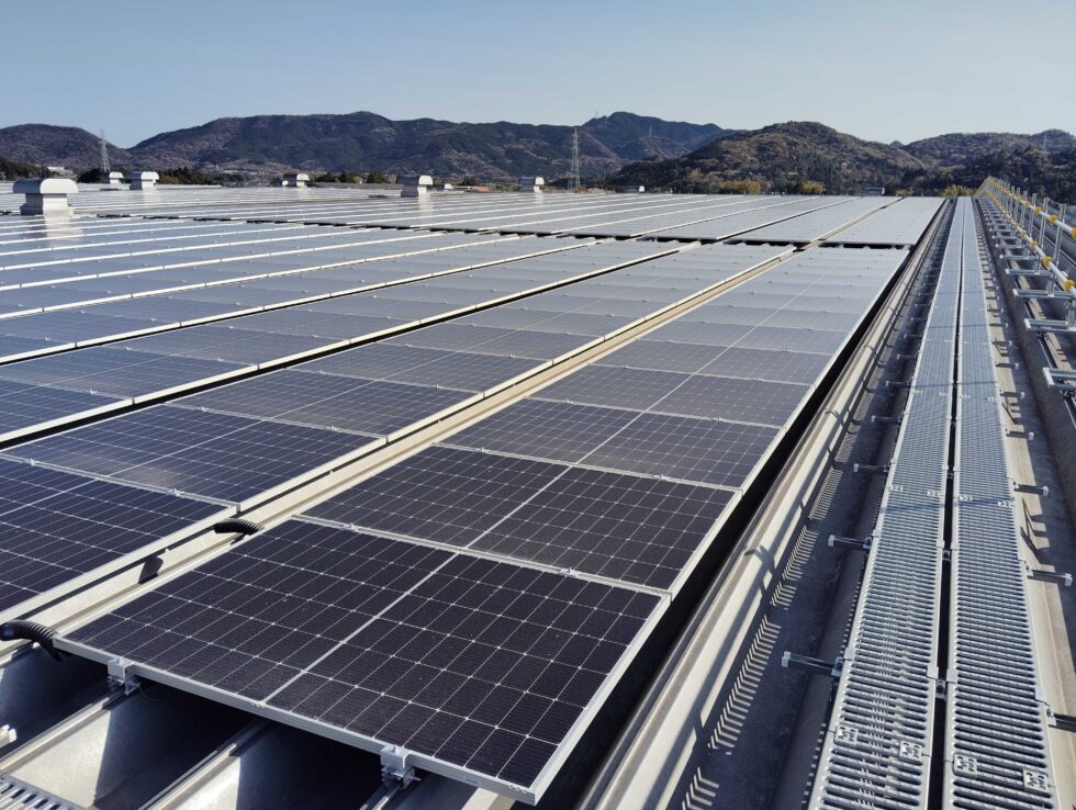 愛知県の工場様｜太陽光発電設備 DC 2,762.99kWの施工写真
